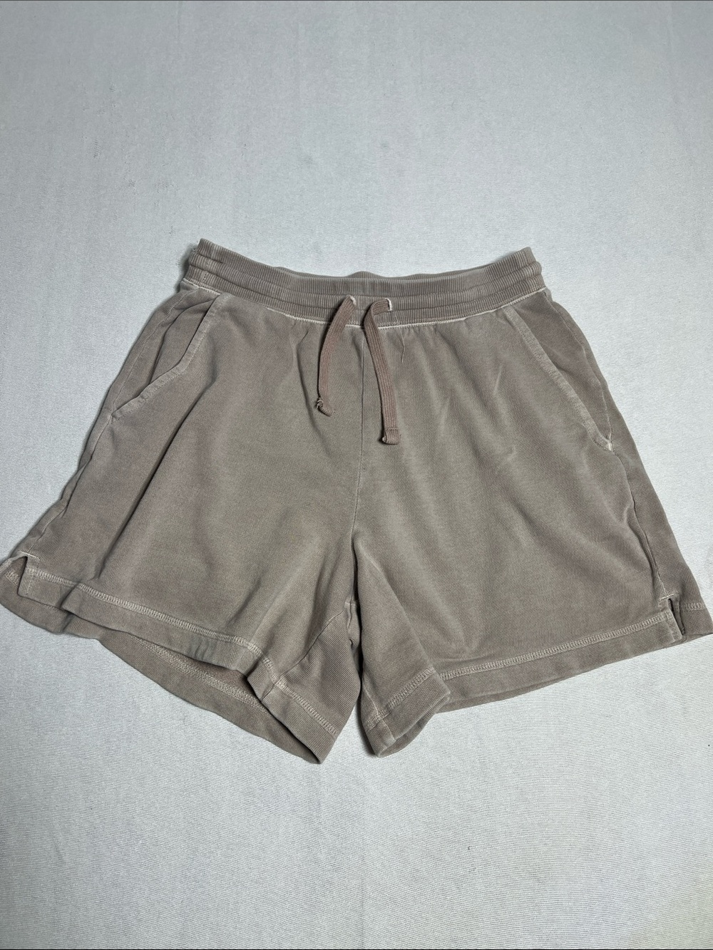Old Navy Women's Athletic Shorts in Taupe